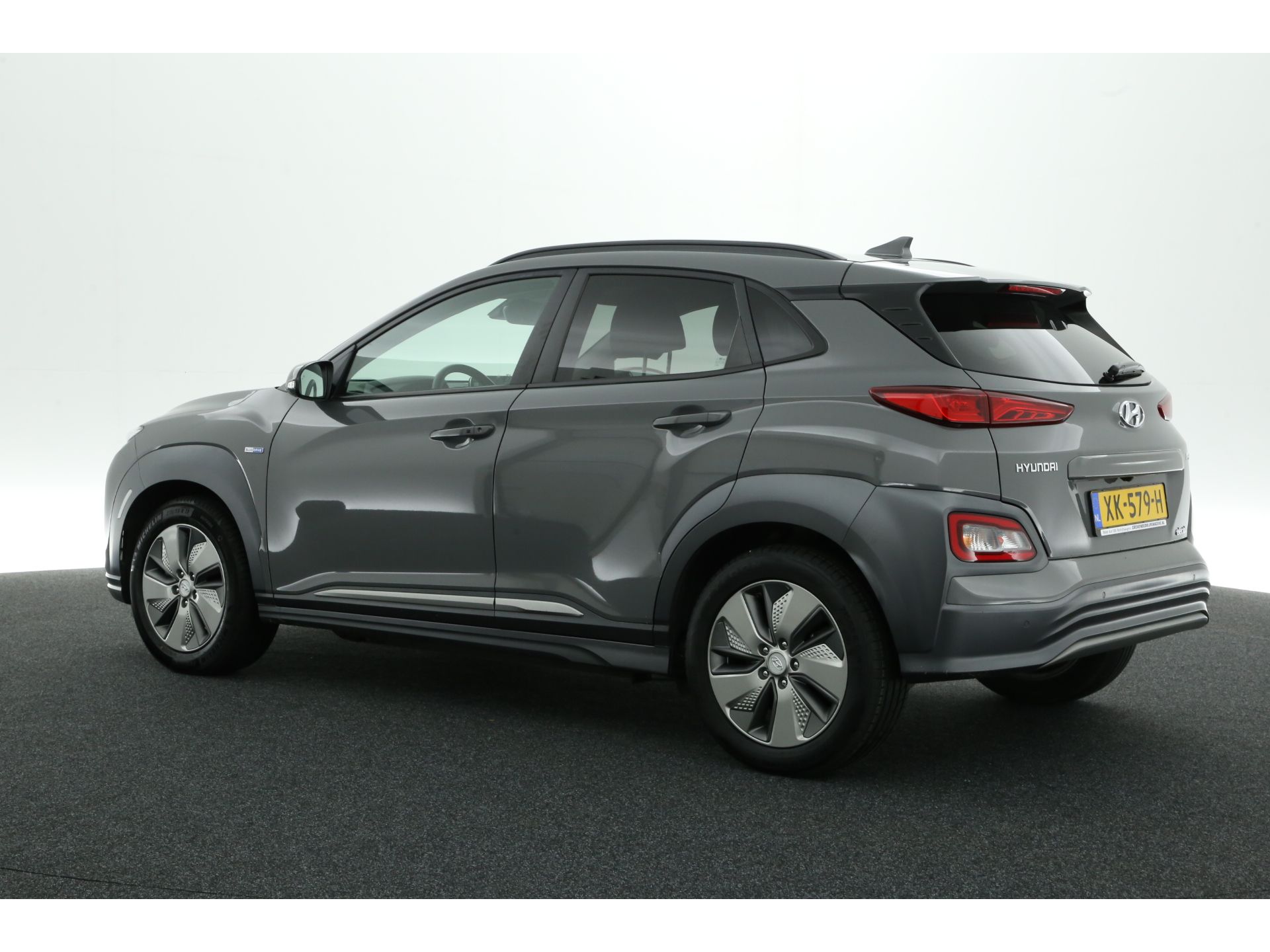 Hyundai Kona EV Premium 64kWh €2000 subsidie 204PK Automaat Elektrisch Airco Camera Carplay 17''LMV PDC LED Metallic