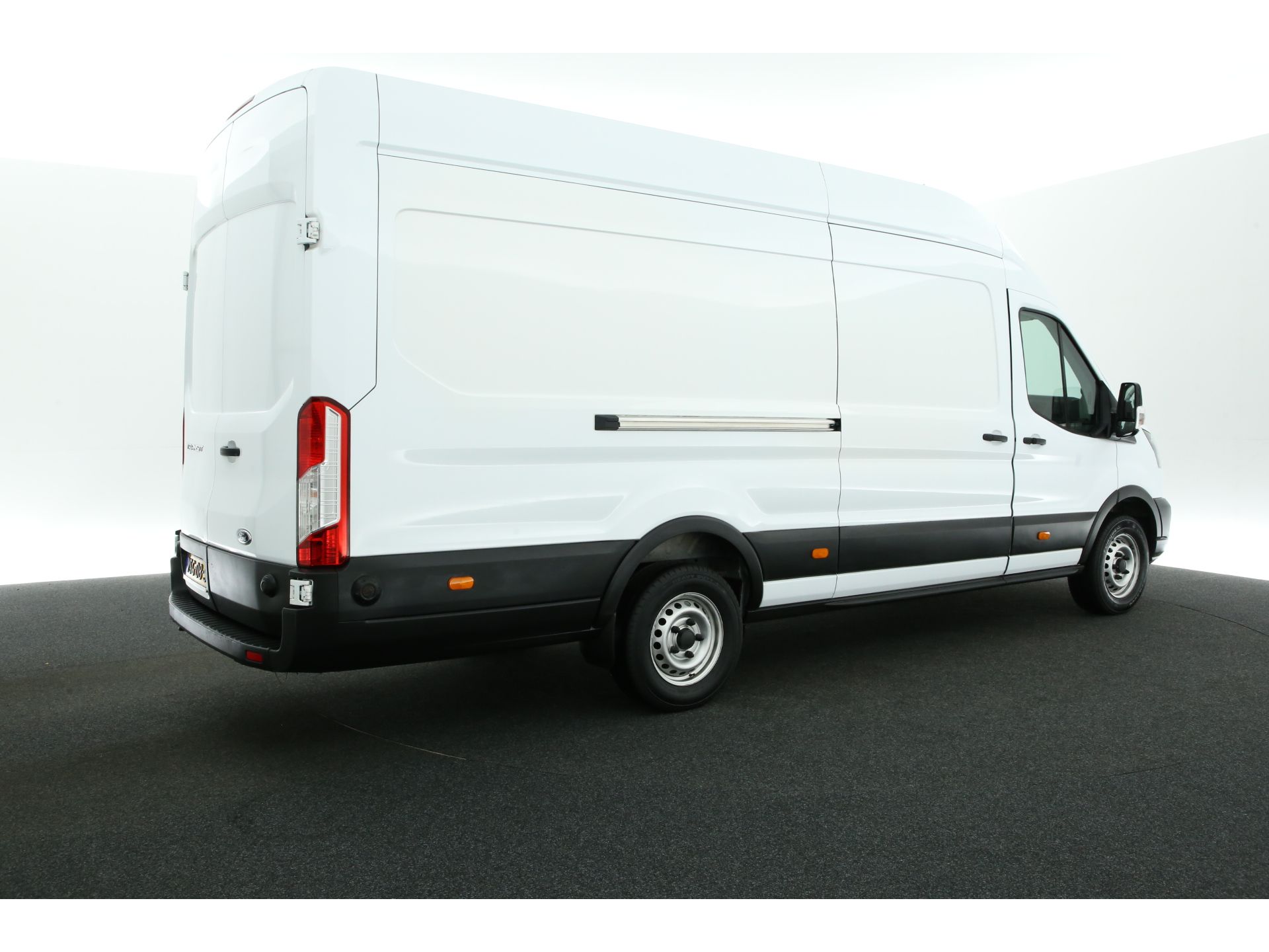 Ford Transit 350 2.0 TDCI L4H3 58dKM | 2021 | 130PK | 2800kg Trekgewicht. Airco 3 Persoons Start/Stop