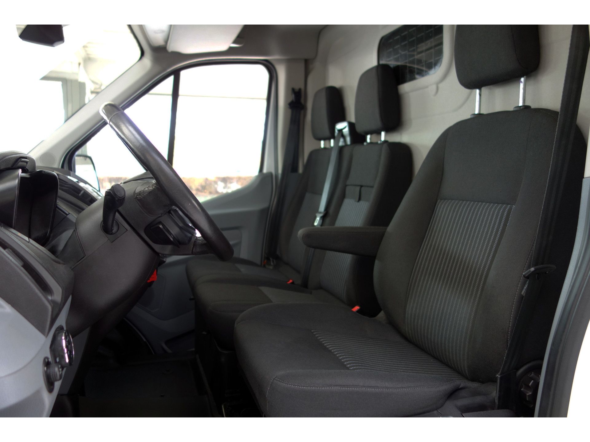 Ford Transit 350 2.0 TDCI L3H3 MARGE Trend PostNL Airco Camera PDC Cruise Start/Stop 3-Persoons
