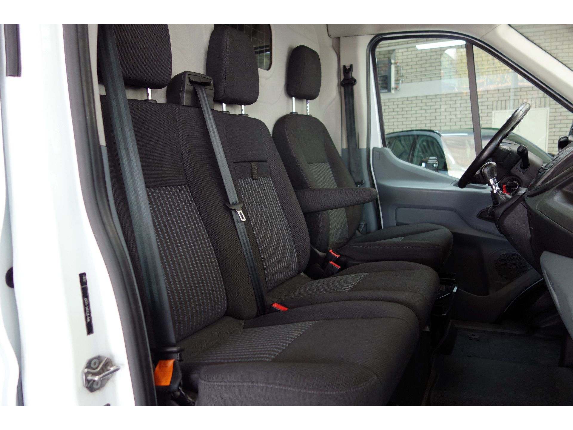 Ford Transit 350 2.0 TDCI L3H3 MARGE Trend PostNL Airco Camera PDC Cruise Start/Stop 3-Persoons