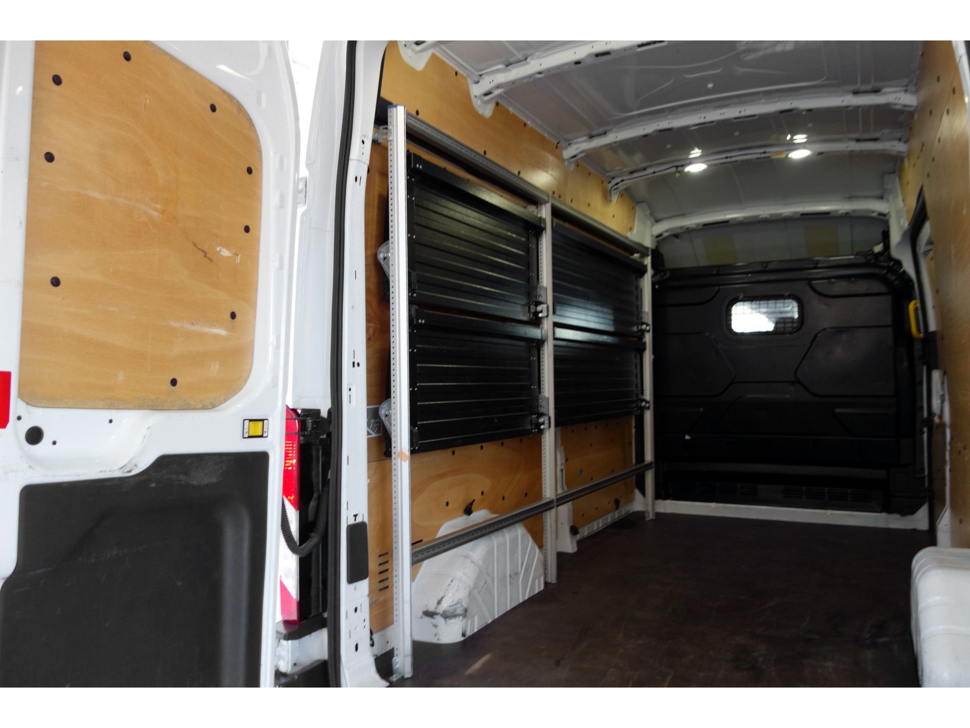 Ford Transit 350 2.0 TDCI L3H3 MARGE Trend PostNL Airco Camera PDC Cruise Start/Stop 3-Persoons