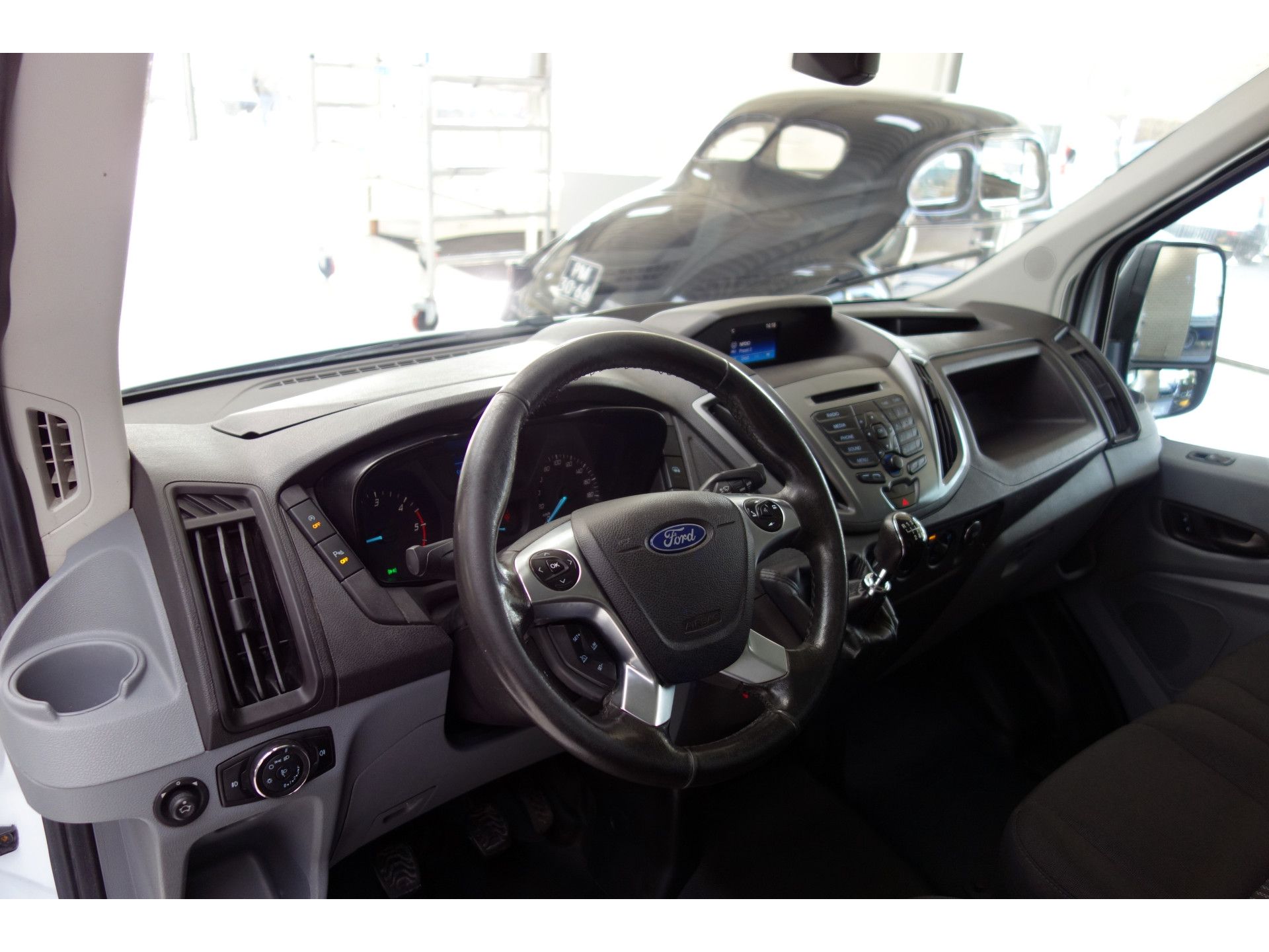 Ford Transit 350 2.0 TDCI L3H3 MARGE Trend PostNL Airco Camera PDC Cruise Start/Stop 3-Persoons