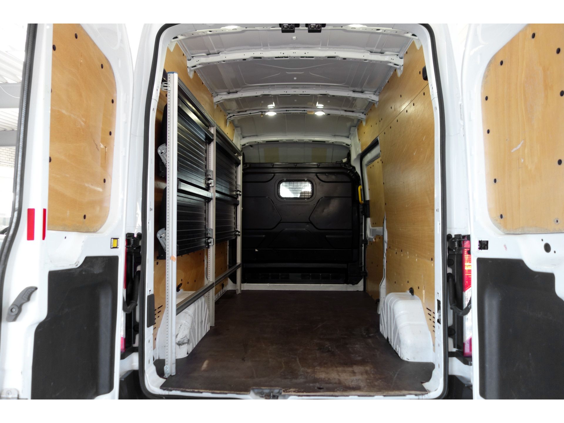 Ford Transit 350 2.0 TDCI L3H3 MARGE Trend PostNL Airco Camera PDC Cruise Start/Stop 3-Persoons