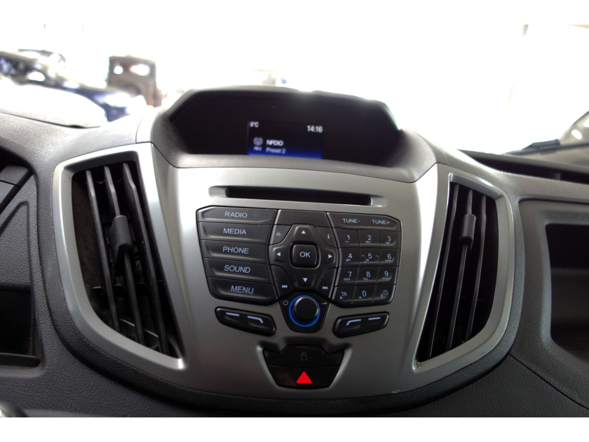 Ford Transit 350 2.0 TDCI L3H3 MARGE Trend PostNL Airco Camera PDC Cruise Start/Stop 3-Persoons
