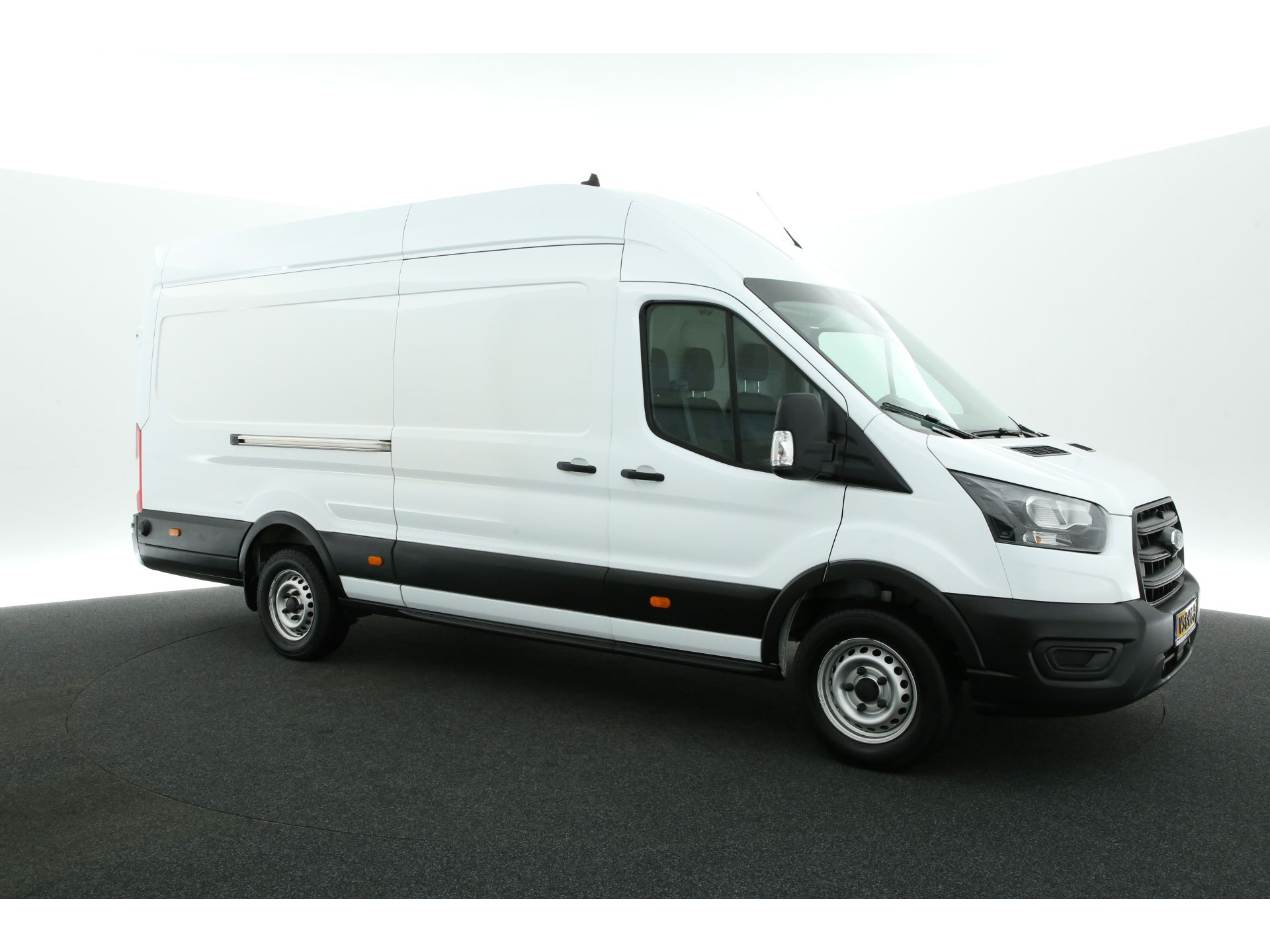 Ford Transit 350 2.0 TDCI L4H3 58dKM | 2021 | 130PK | 2800kg Trekgewicht. Airco 3 Persoons Start/Stop