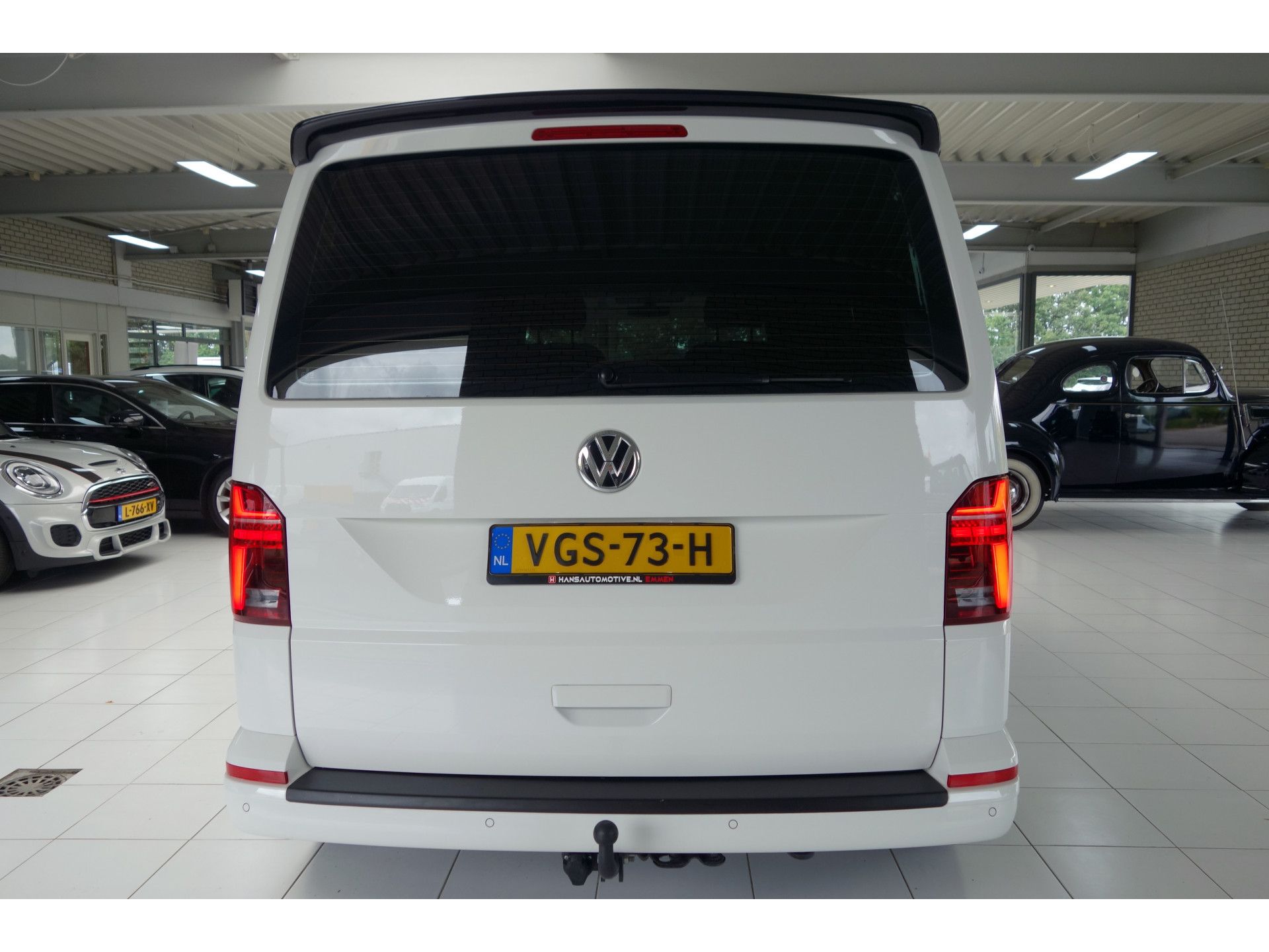 Volkswagen Transporter Bulli 2.0 TDI AUTOMAAT L1H1 Airco Cruise Navi Trekhaak LMvelgen 20"